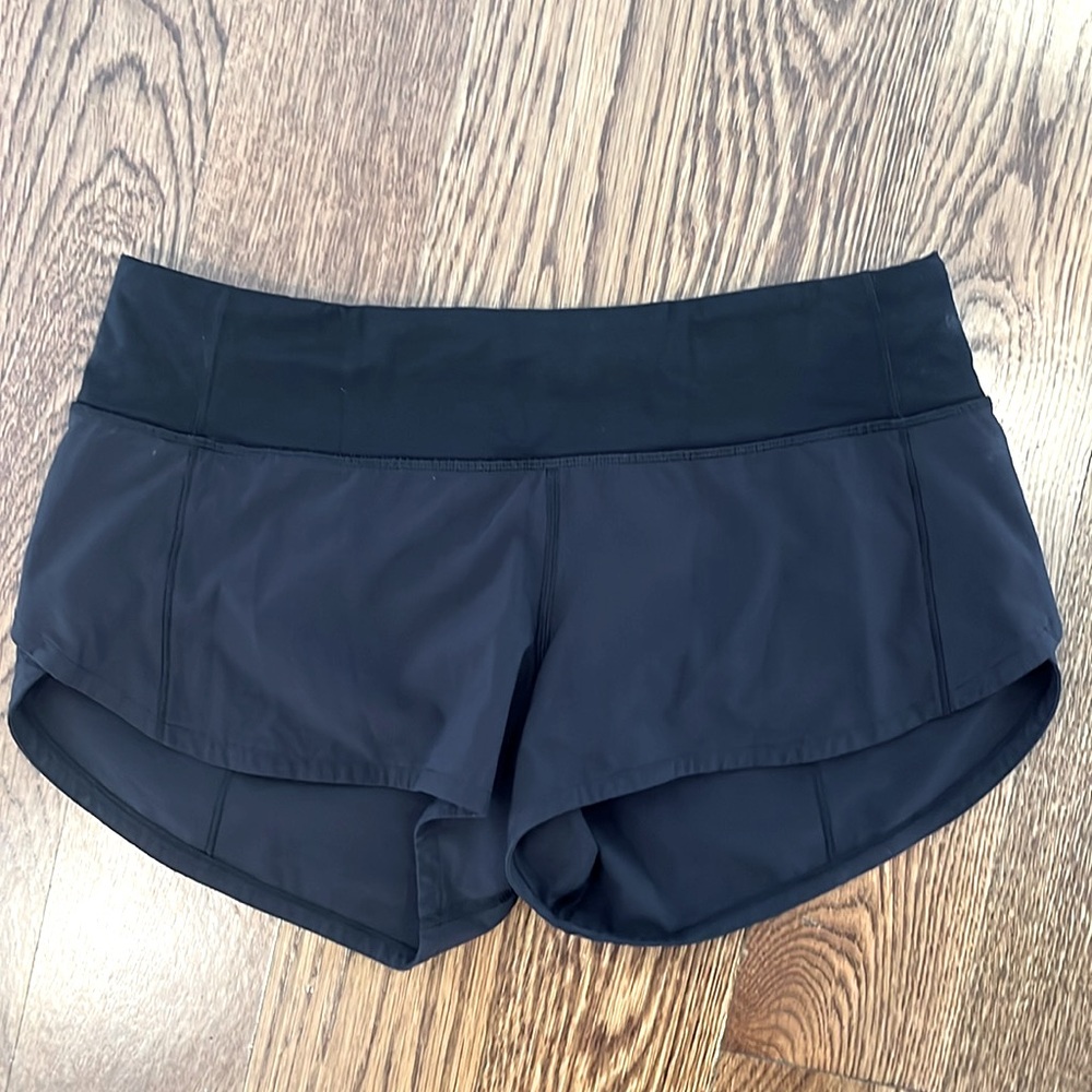 NEW SIZE 4 LOW RISE 2.5 LULULEMON SPEED UPS